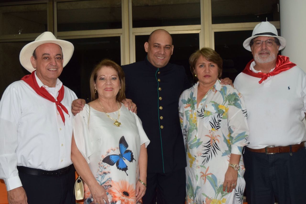 Franklin Díaz Polanco, Olga Caicedo, Intendente Pedro Torres, Martha Sterling y Rafael González.
